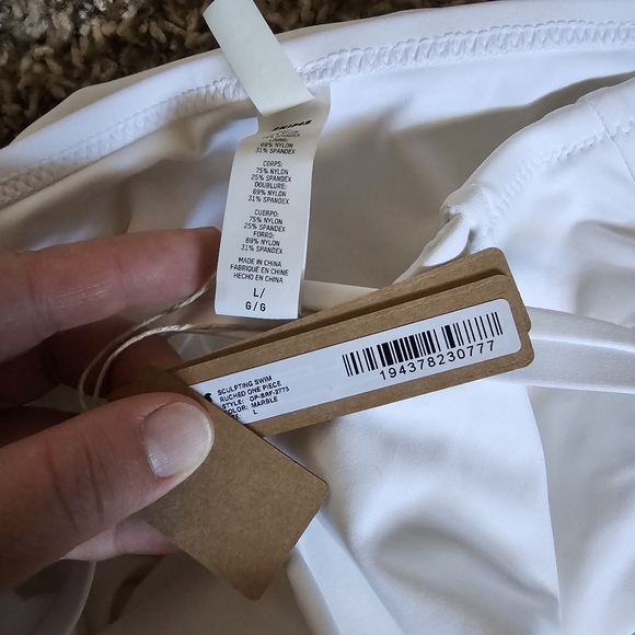 New white skims swimsuit - Picture 7 of 7